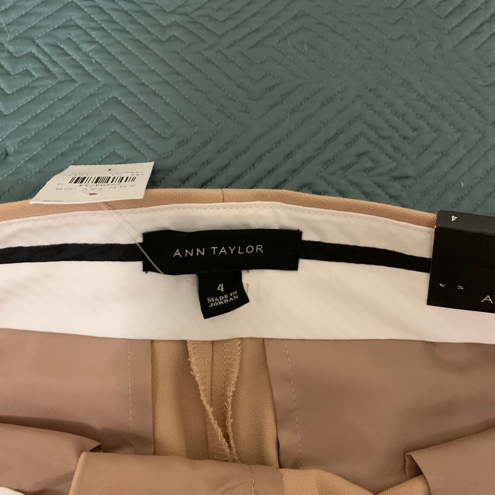 New with tags Ann Taylor cream dress pants!